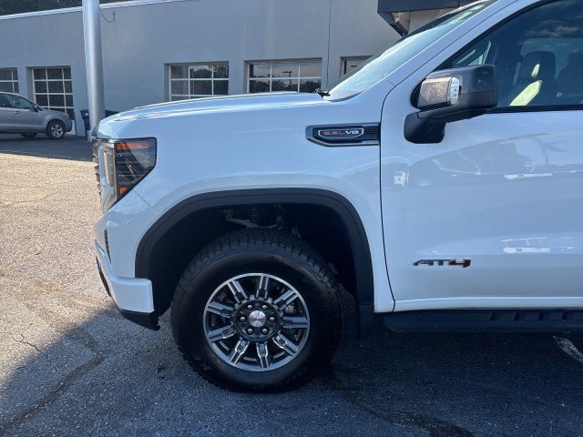 Used 2024 GMC Sierra 1500 AT4 w/ AT4 Premium Package AWD/4WD image 7
