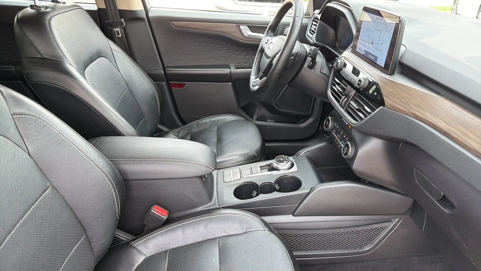 Used 2020 Ford Escape Titanium AWD/4WD image 31