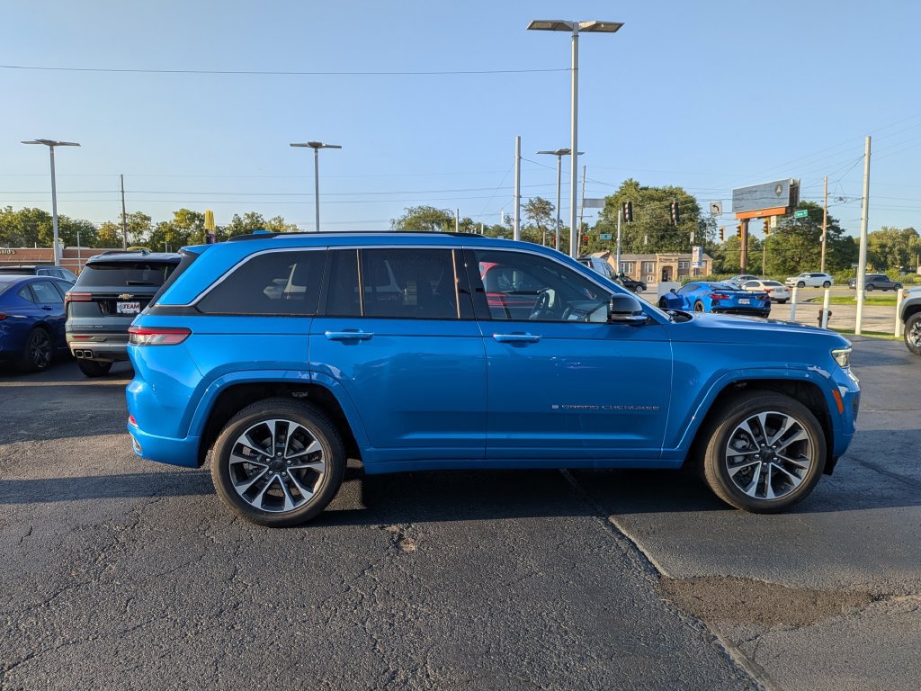 Certified 2023 Jeep Grand Cherokee Overland AWD/4WD image 9