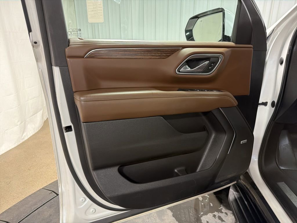 Used 2021 Chevrolet Suburban High Country AWD/4WD image 4
