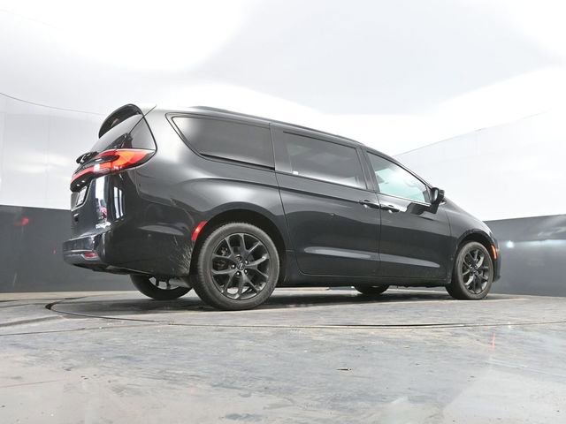 Used 2023 Chrysler Pacifica Touring-L w/ S Appearance Package AWD/4WD image 52