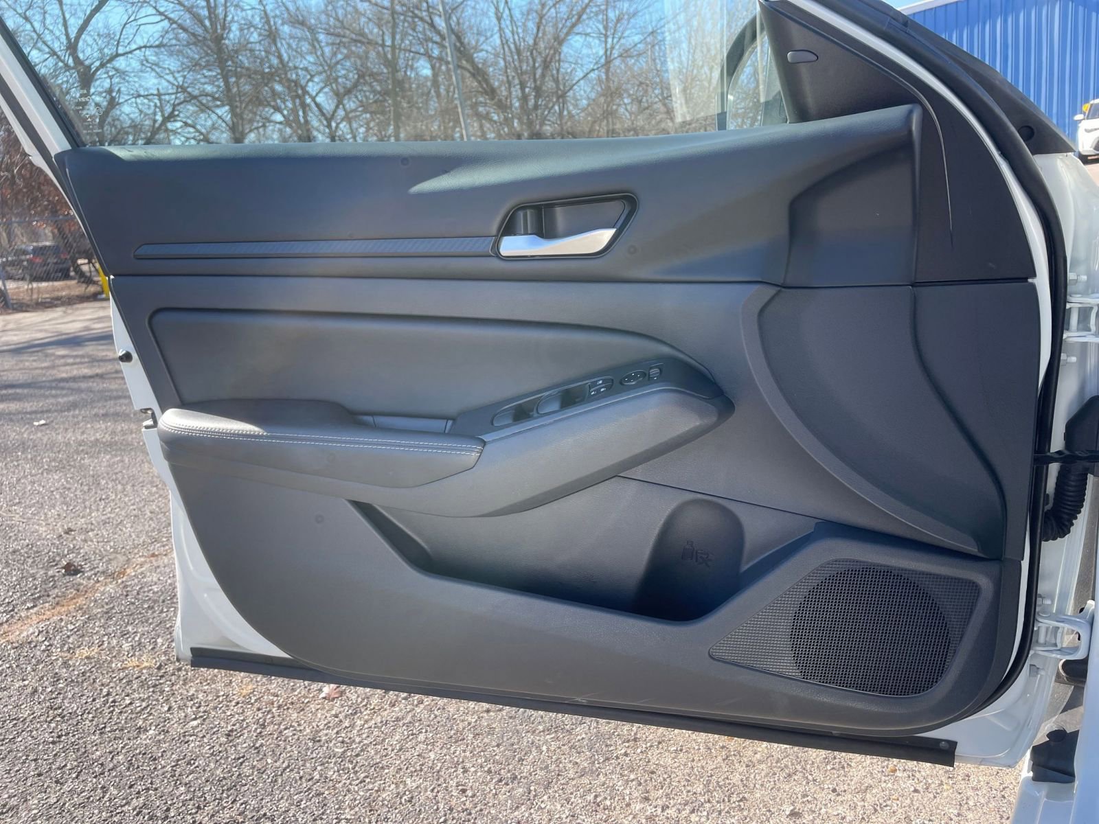 Used 2025 Nissan Altima 2.5 SV image 18