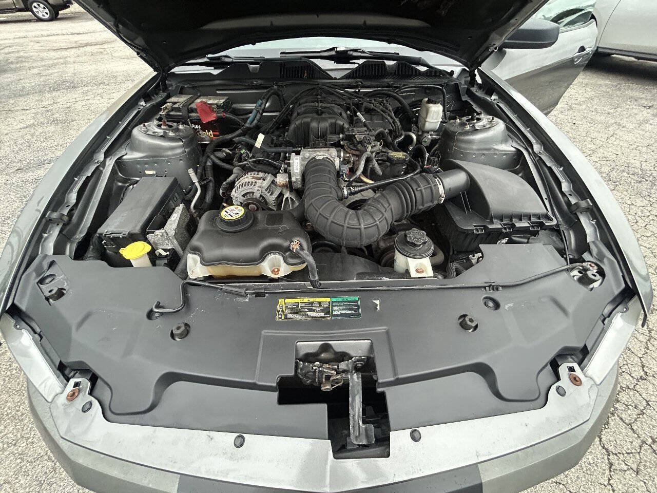 Used 2010 Ford Mustang Coupe RWD image 14