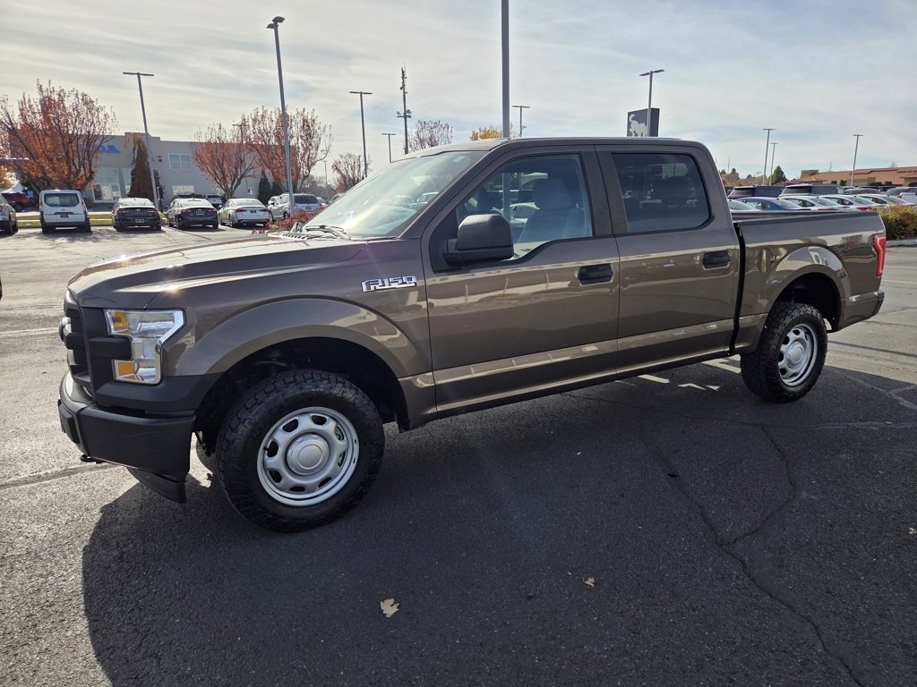 Used 2017 Ford F150 XL w/ Trailer Tow Package image 7