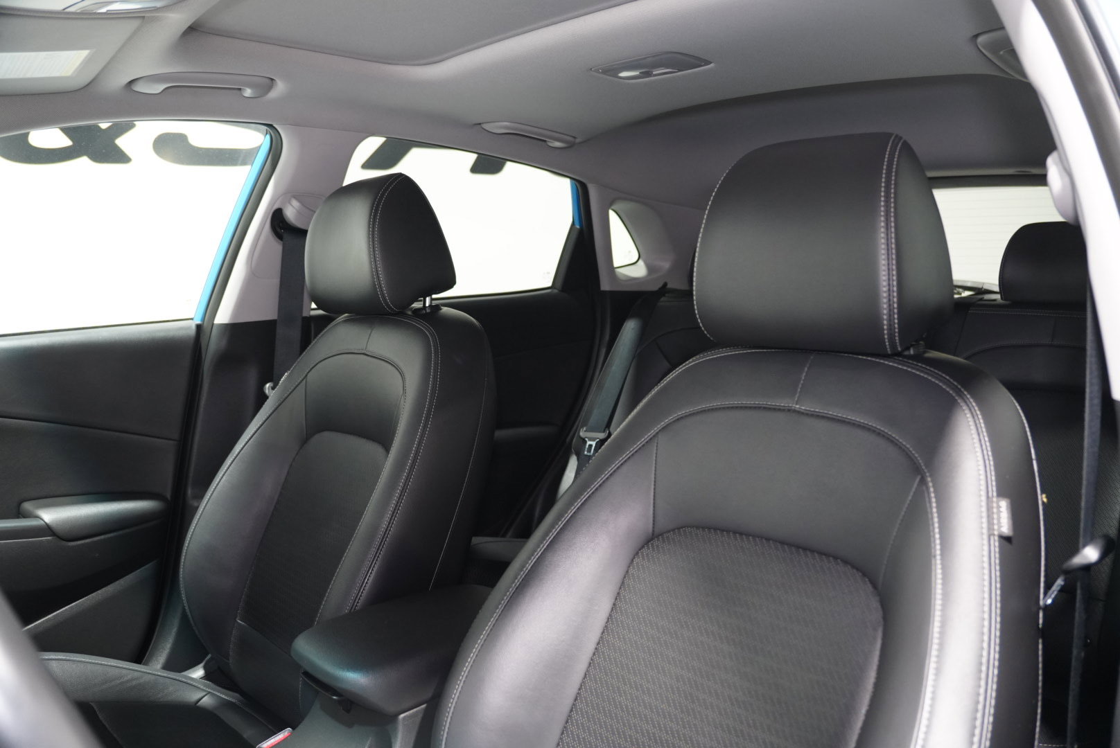 Used 2020 Hyundai Kona Limited image 15