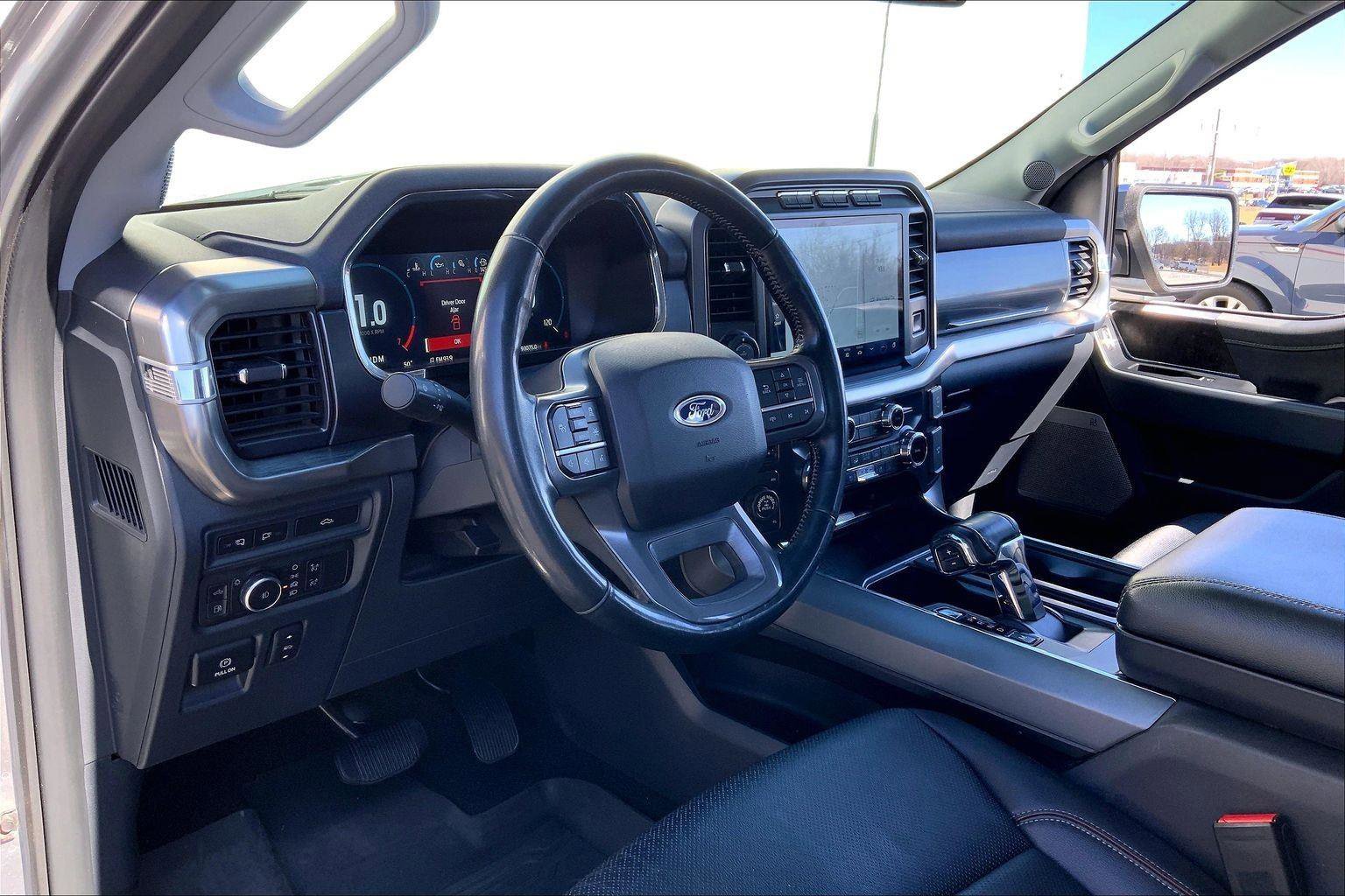 Used 2022 Ford F150 Lariat image 13