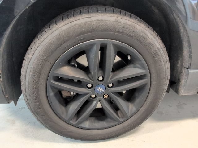 Used 2017 Ford Edge SEL w/ Canadian Touring Package AWD/4WD image 9
