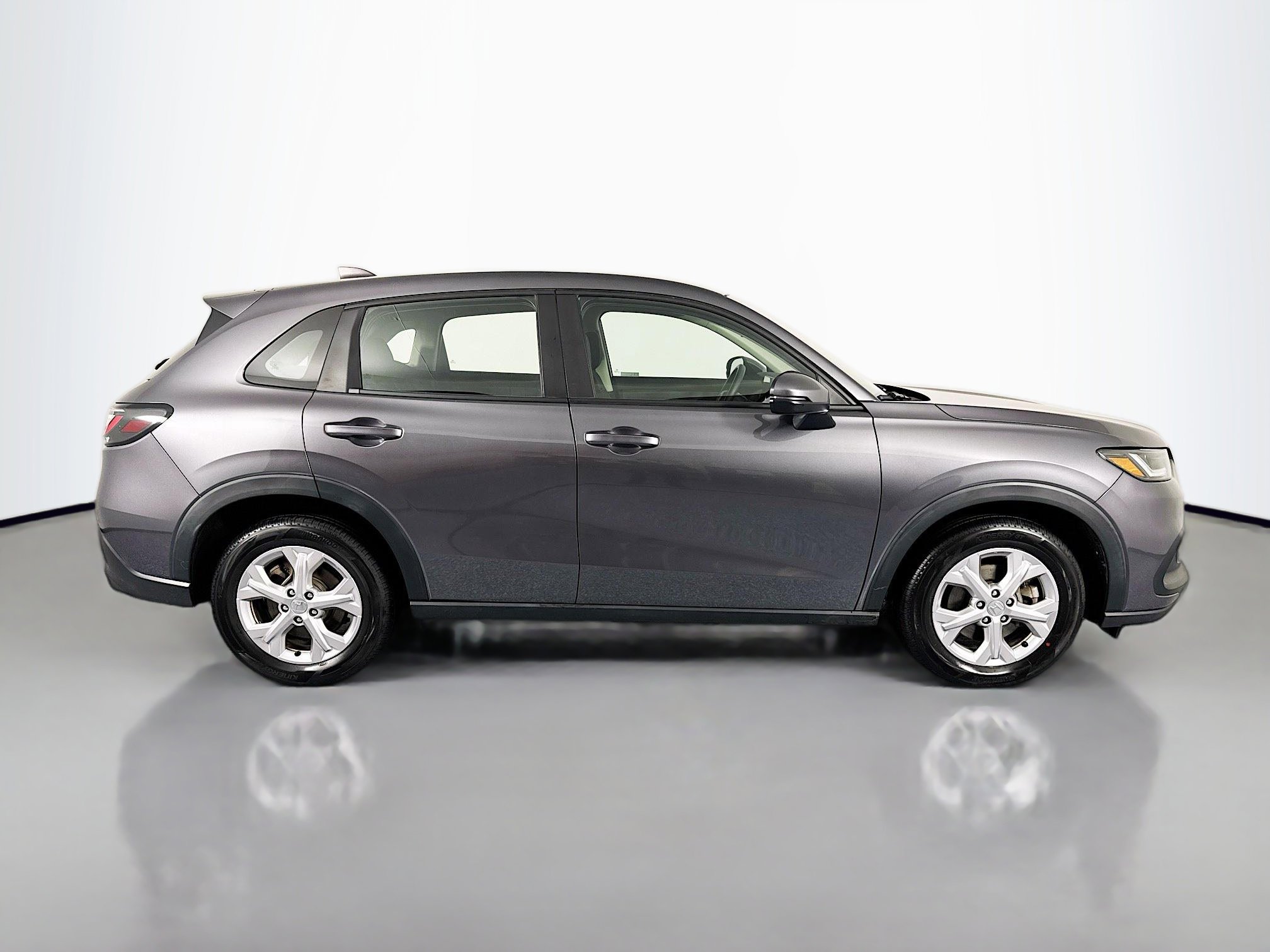 Certified 2023 Honda HR-V LX image 4