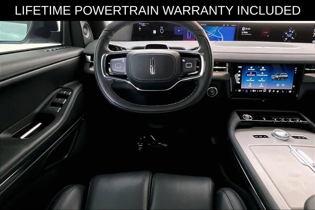 Used 2025 Lincoln Navigator Reserve w/ Jet Appearance Package image 7