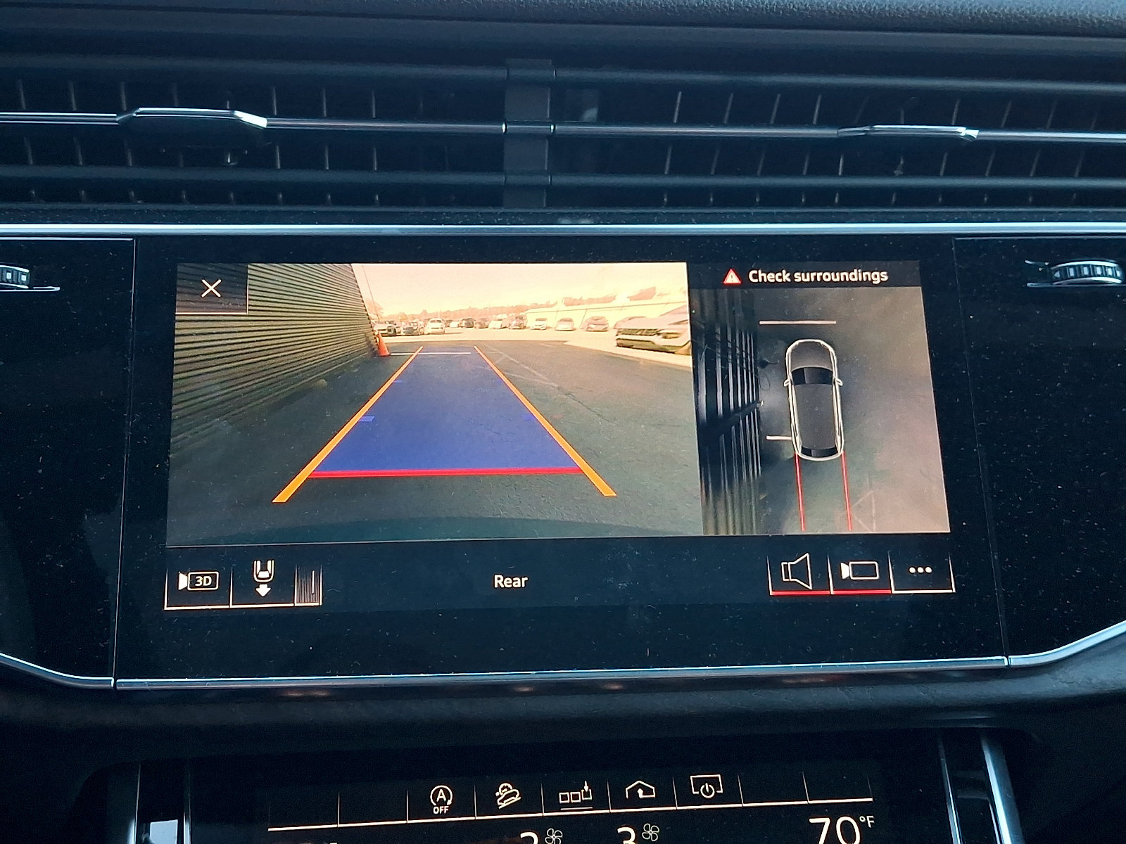 Used 2019 Audi Q8 Premium Plus w/ Premium Plus AWD/4WD image 22