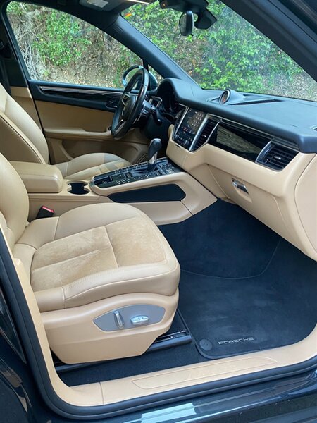 Used 2017 Porsche Macan AWD/4WD image 22