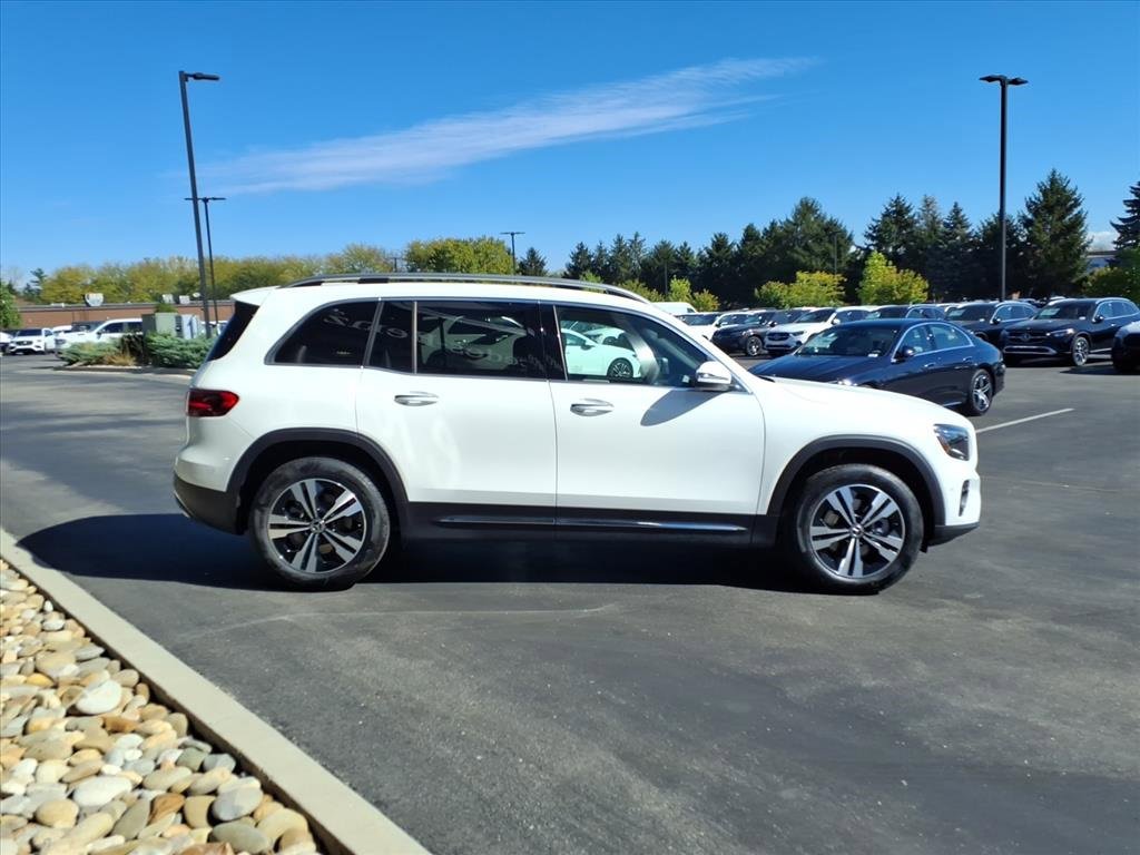 New 2025 Mercedes-Benz GLB 250 4MATIC image 7