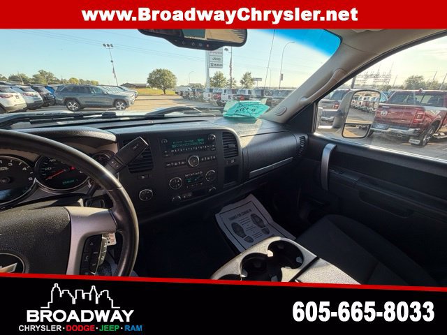 Used 2011 Chevrolet Silverado 2500 LT w/ Interior Plus Package AWD/4WD image 17