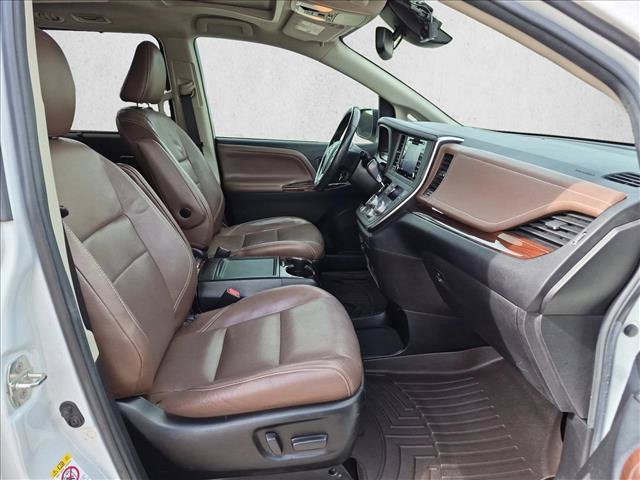 Used 2019 Toyota Sienna Limited Premium FWD image 22
