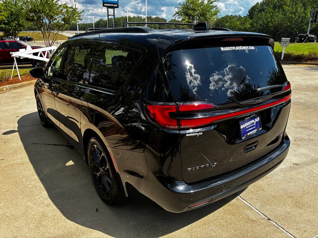 Used 2025 Chrysler Pacifica Limited FWD image 7