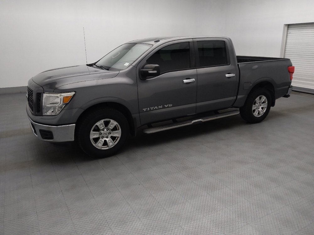 Used 2019 Nissan Titan SV RWD image 2