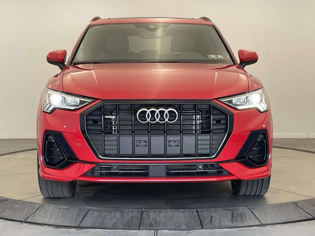 Certified 2025 Audi Q3 2.0T Premium w/ Convenience Package AWD/4WD image 10