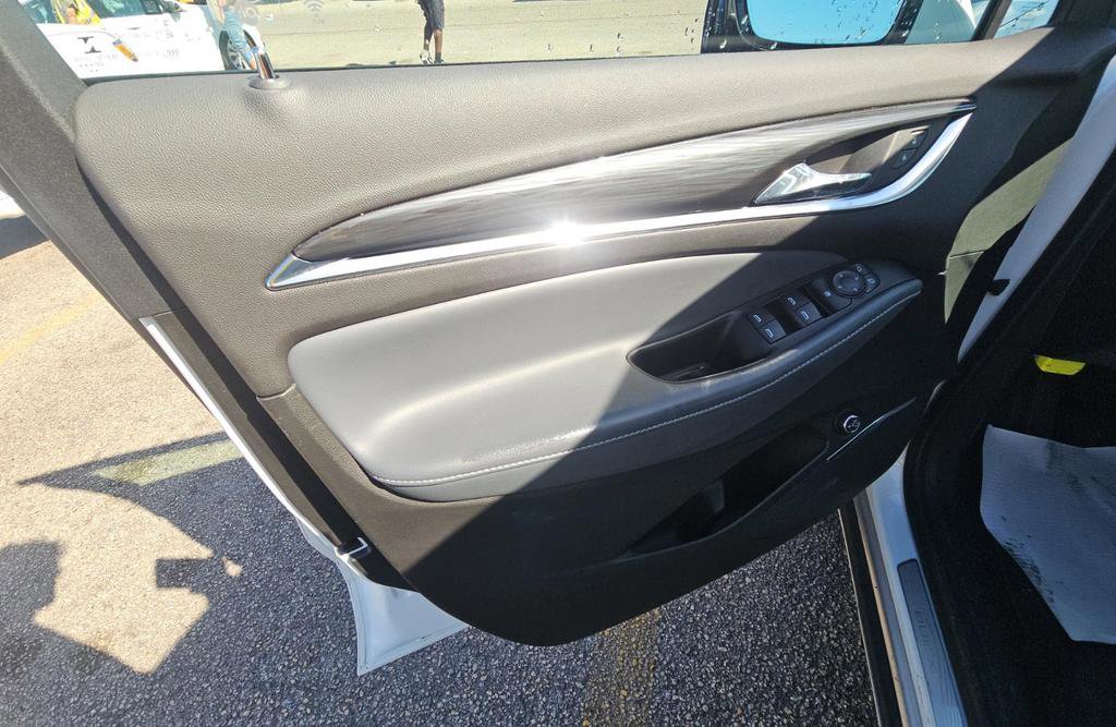 Used 2023 Buick Enclave Essence FWD image 9