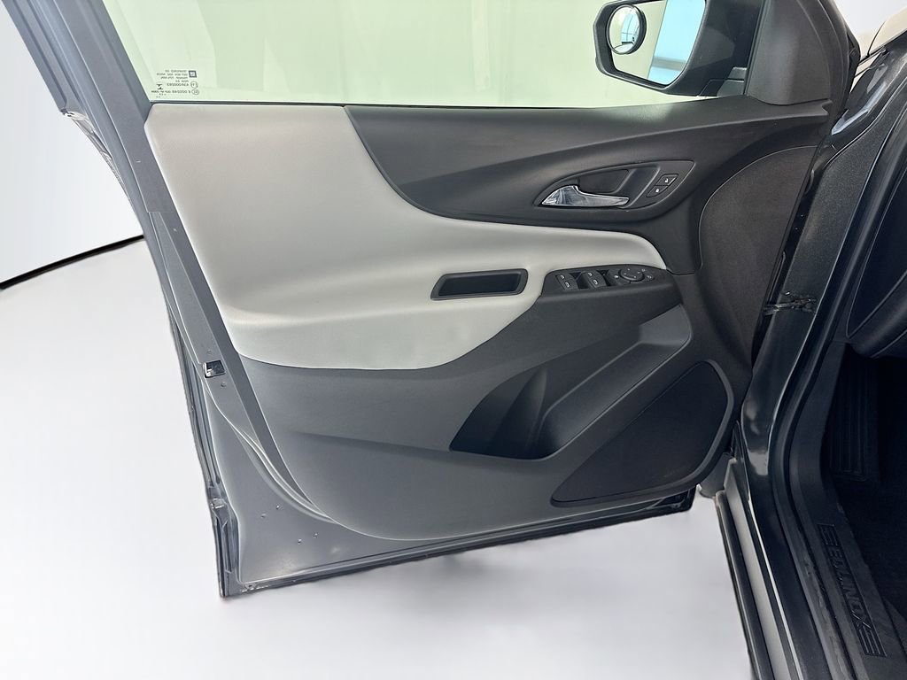 Used 2018 Chevrolet Equinox LS image 24