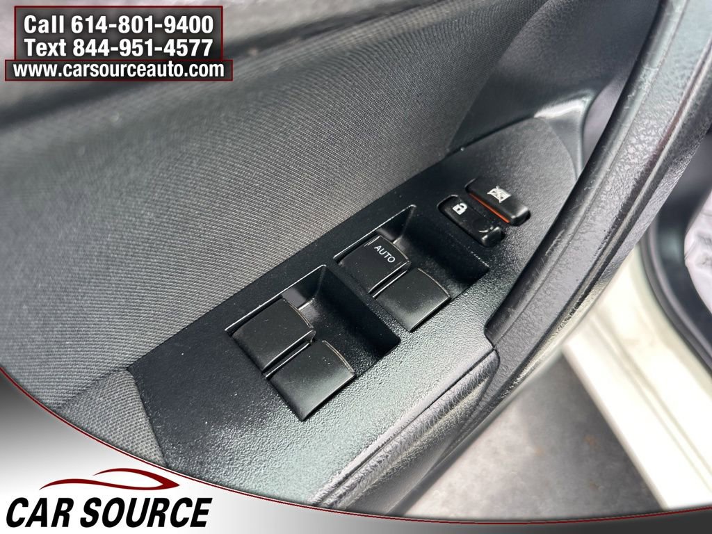 Used 2017 Toyota Corolla LE FWD image 10