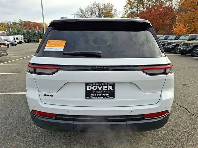 Certified 2022 Jeep Grand Cherokee Altitude image 23