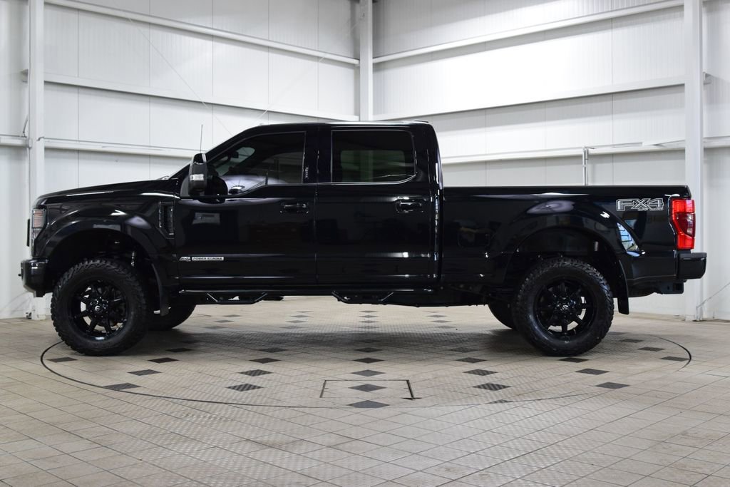 Used 2022 Ford F350 Lariat w/ Black Appearance Package image 4