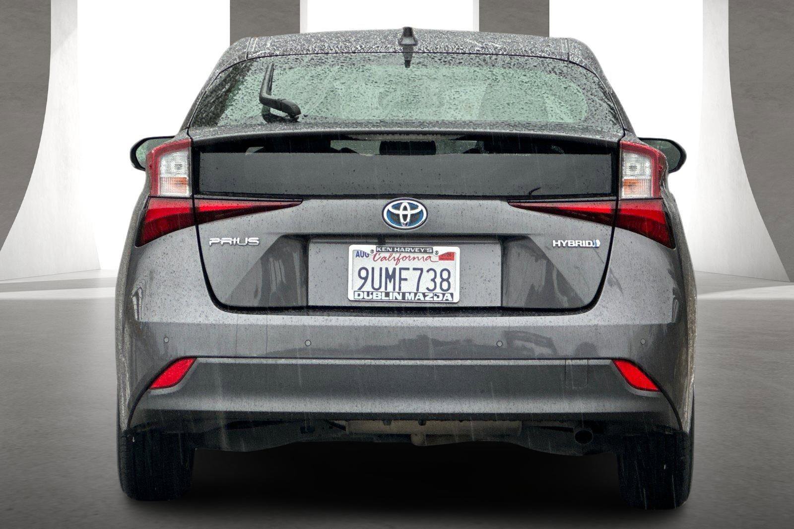 Used 2021 Toyota Prius LE image 5