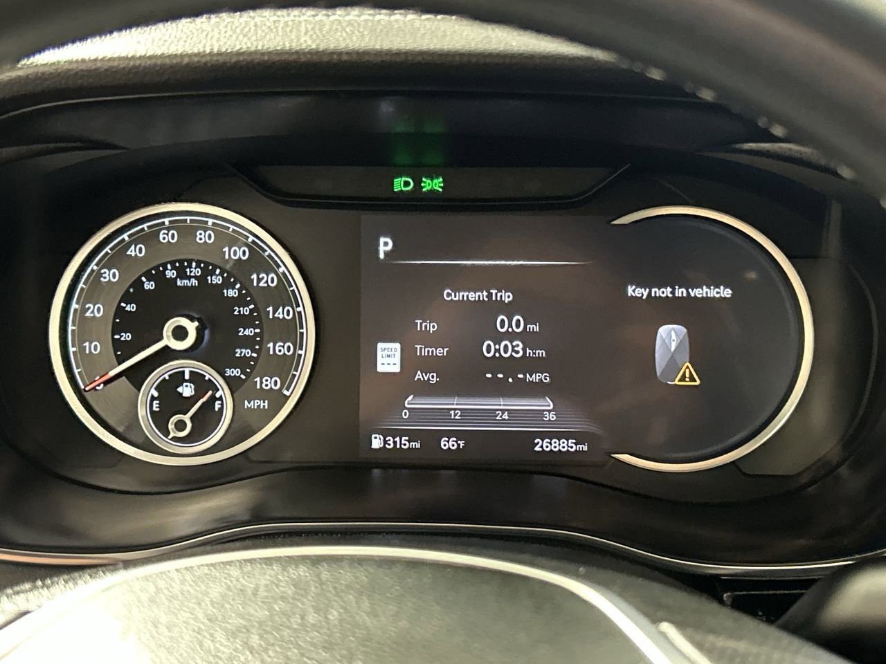 Used 2025 Genesis G70 2.5T image 14