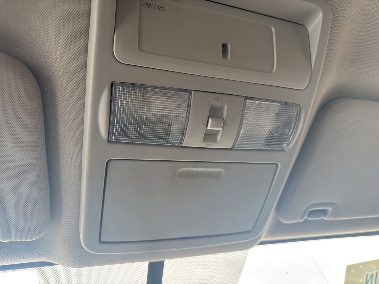 Used 2017 Nissan Titan SV AWD/4WD image 15