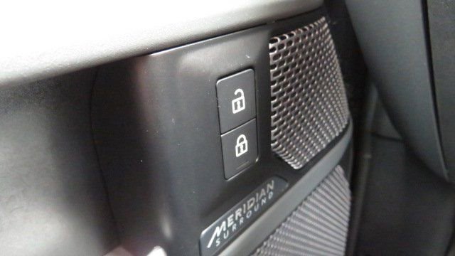 Used 2020 Land Rover Defender 110 X image 27