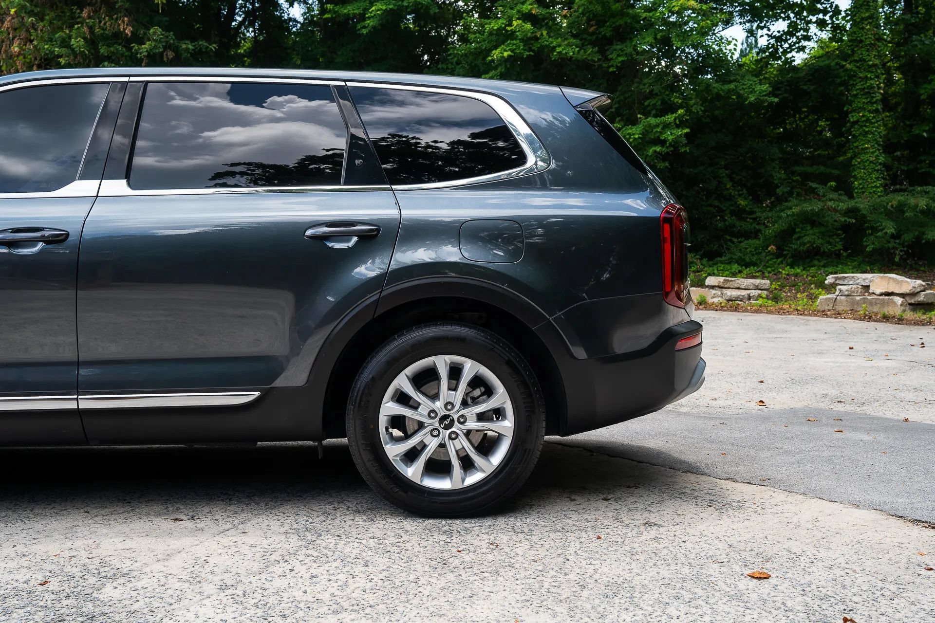 Used 2022 Kia Telluride LX AWD/4WD image 5