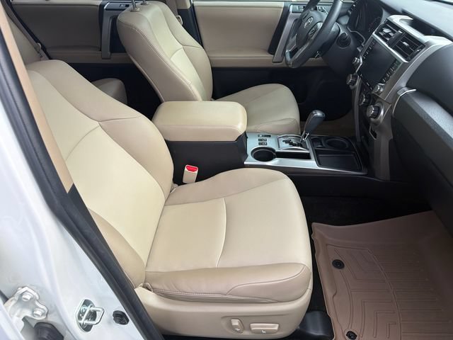 Used 2022 Toyota 4Runner SR5 Premium w/ Moonroof Package RWD image 15