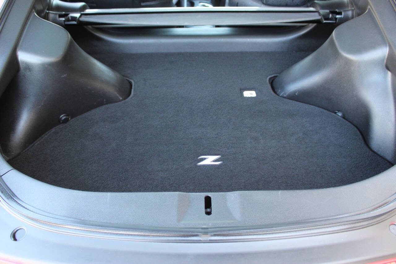 Used 2015 Nissan 370Z Touring image 12