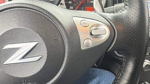 Used 2017 Nissan 370Z Touring RWD image 18