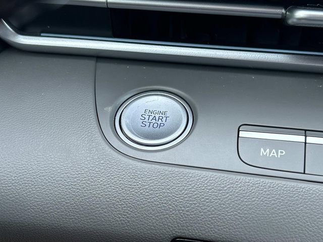 Used 2025 Hyundai Elantra SEL image 36