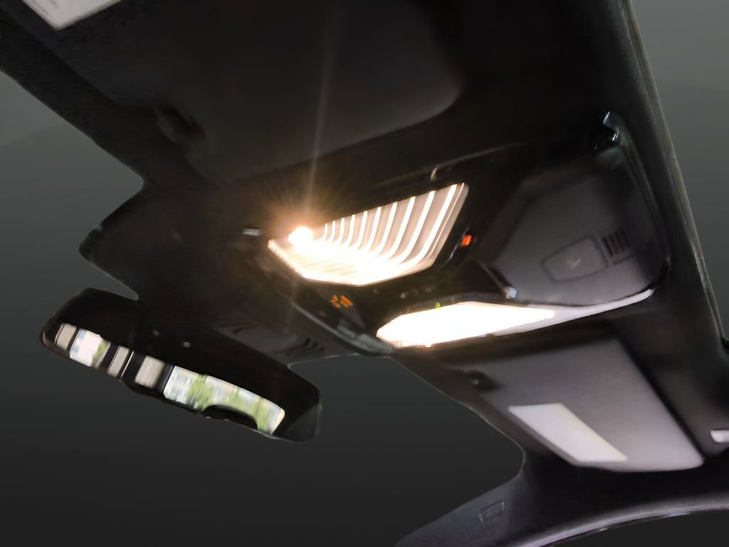 Used 2022 BMW M340i RWD image 20