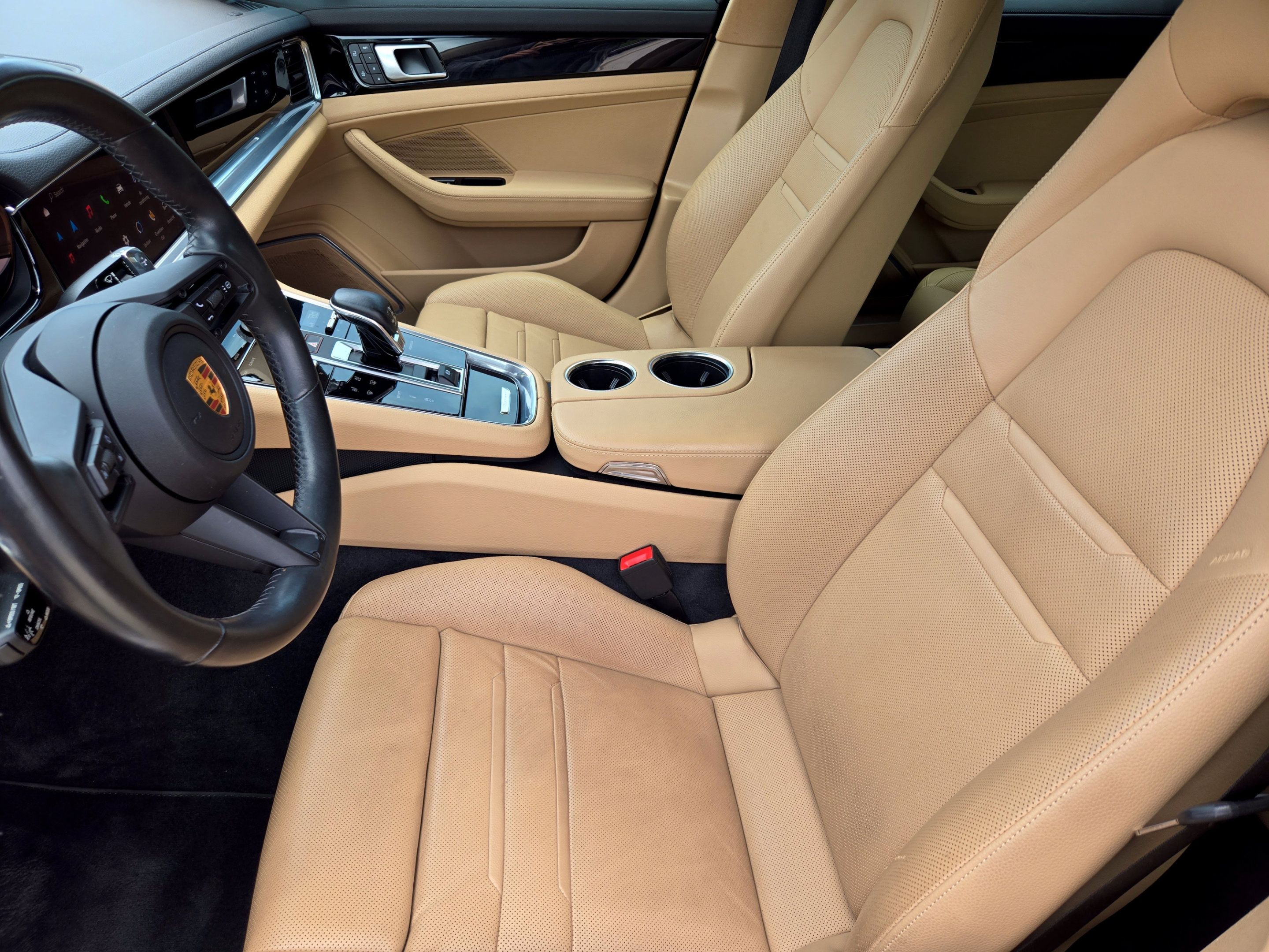 Used 2022 Porsche Panamera image 9