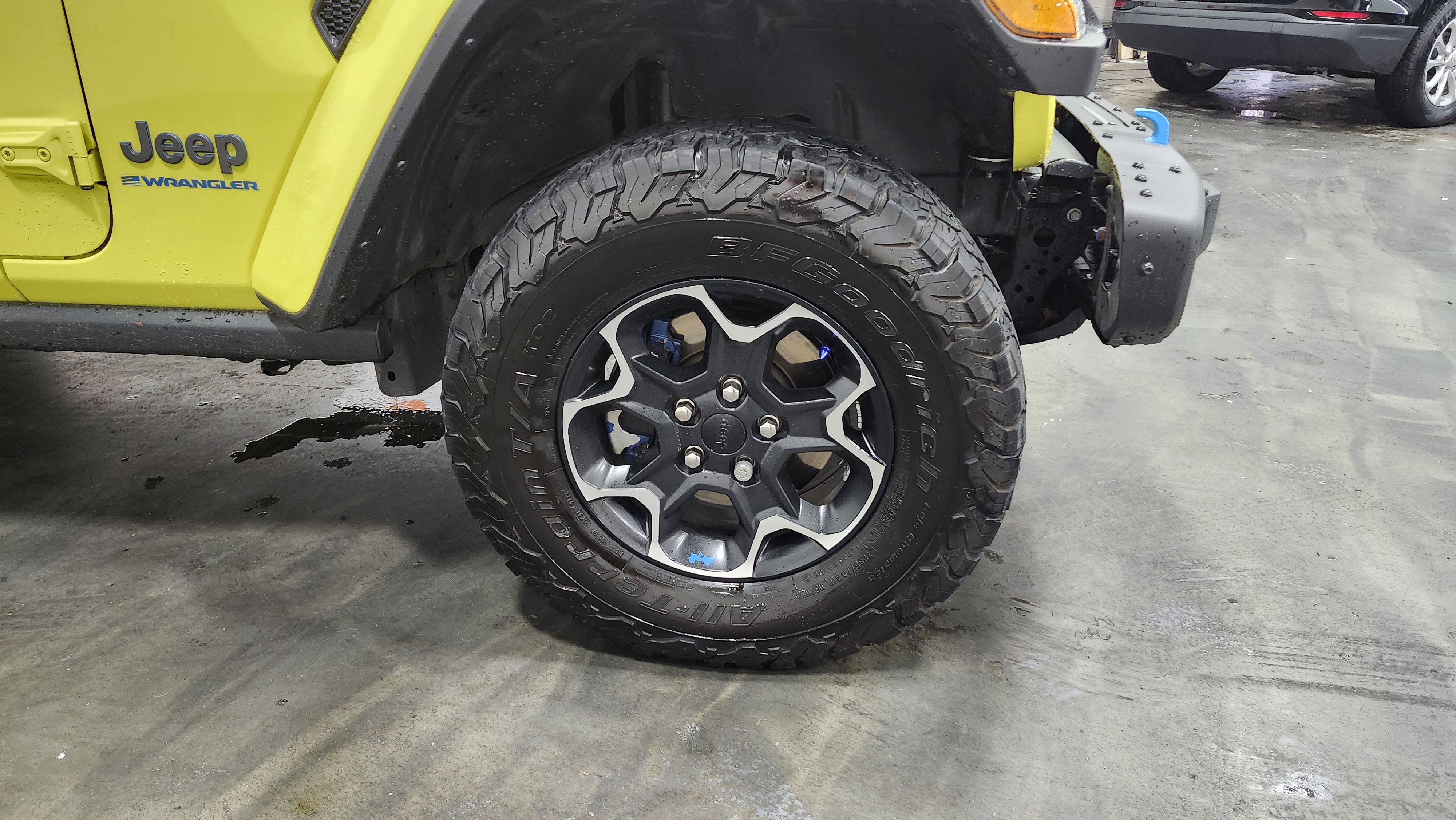 Used 2023 Jeep Wrangler Unlimited Rubicon 4xe w/ Steel Bumper Group image 14