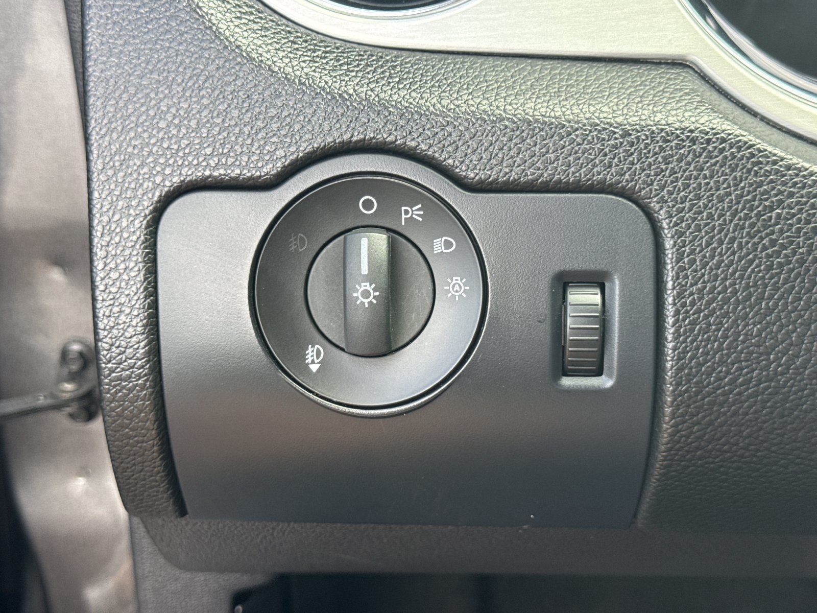 Used 2014 Ford Mustang GT Premium w/ Electronics Package RWD image 32