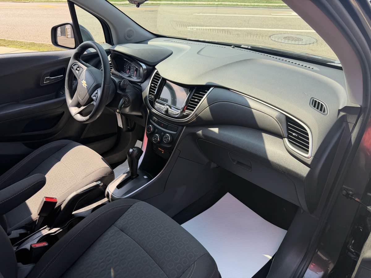 Used 2019 Chevrolet Trax LS w/ Tint and Cruise Package FWD image 19