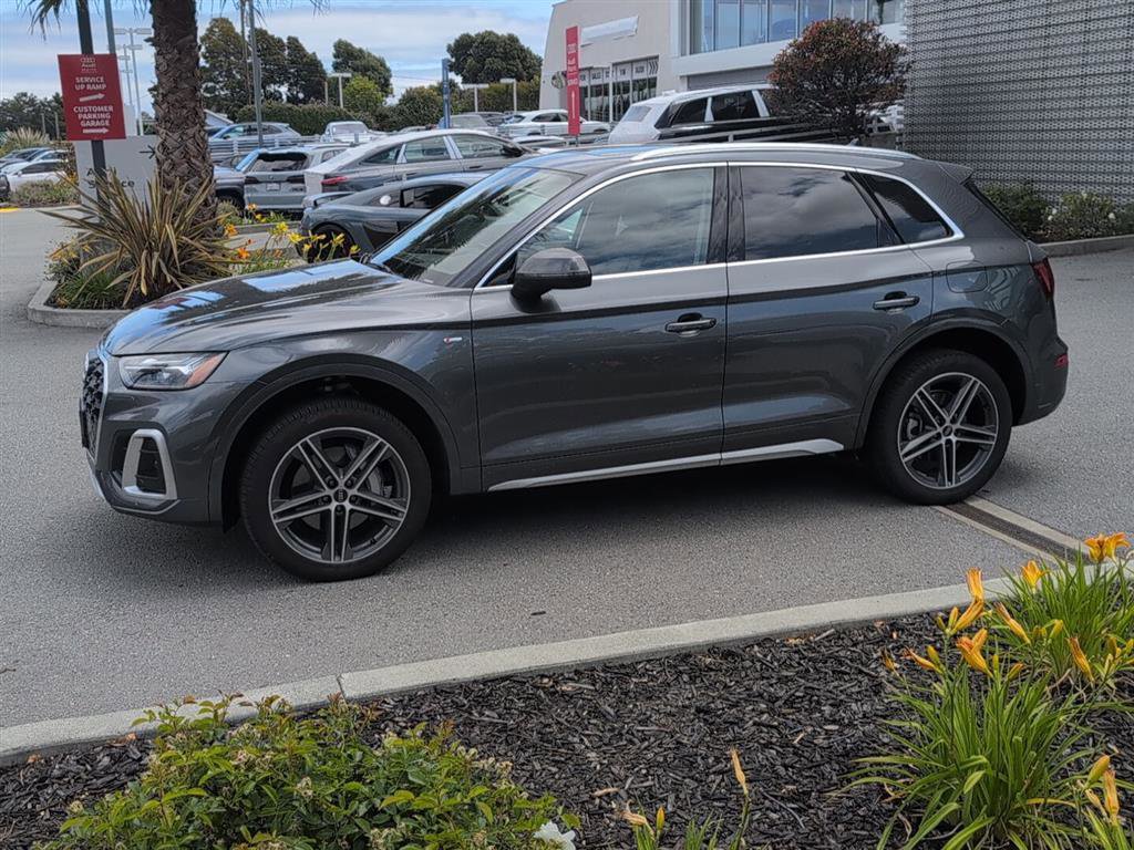 Used 2024 Audi Q5 e Premium Plus AWD/4WD image 8