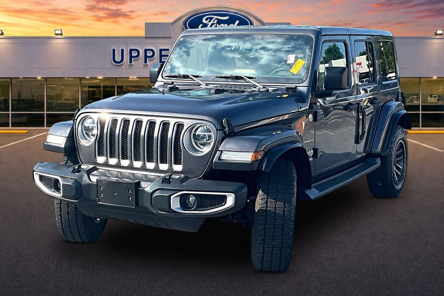 Used 2018 Jeep Wrangler Unlimited Sahara AWD/4WD image 9
