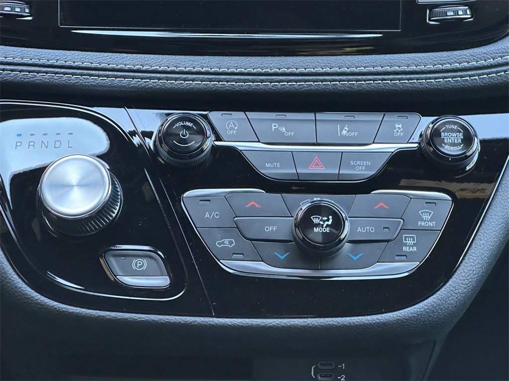 New 2026 Chrysler Pacifica Select image 14