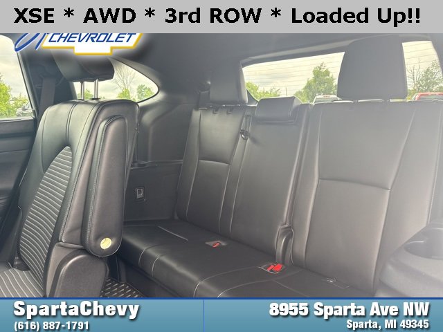 Used 2023 Toyota Highlander XSE image 15