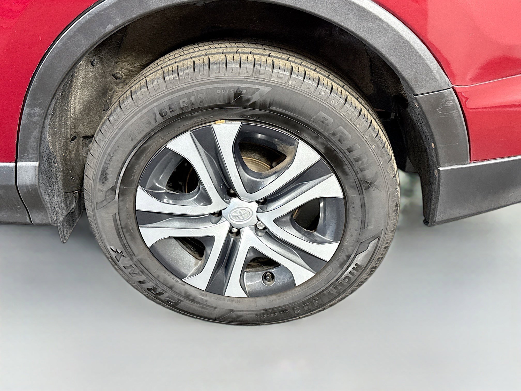 Used 2018 Toyota RAV4 LE image 36