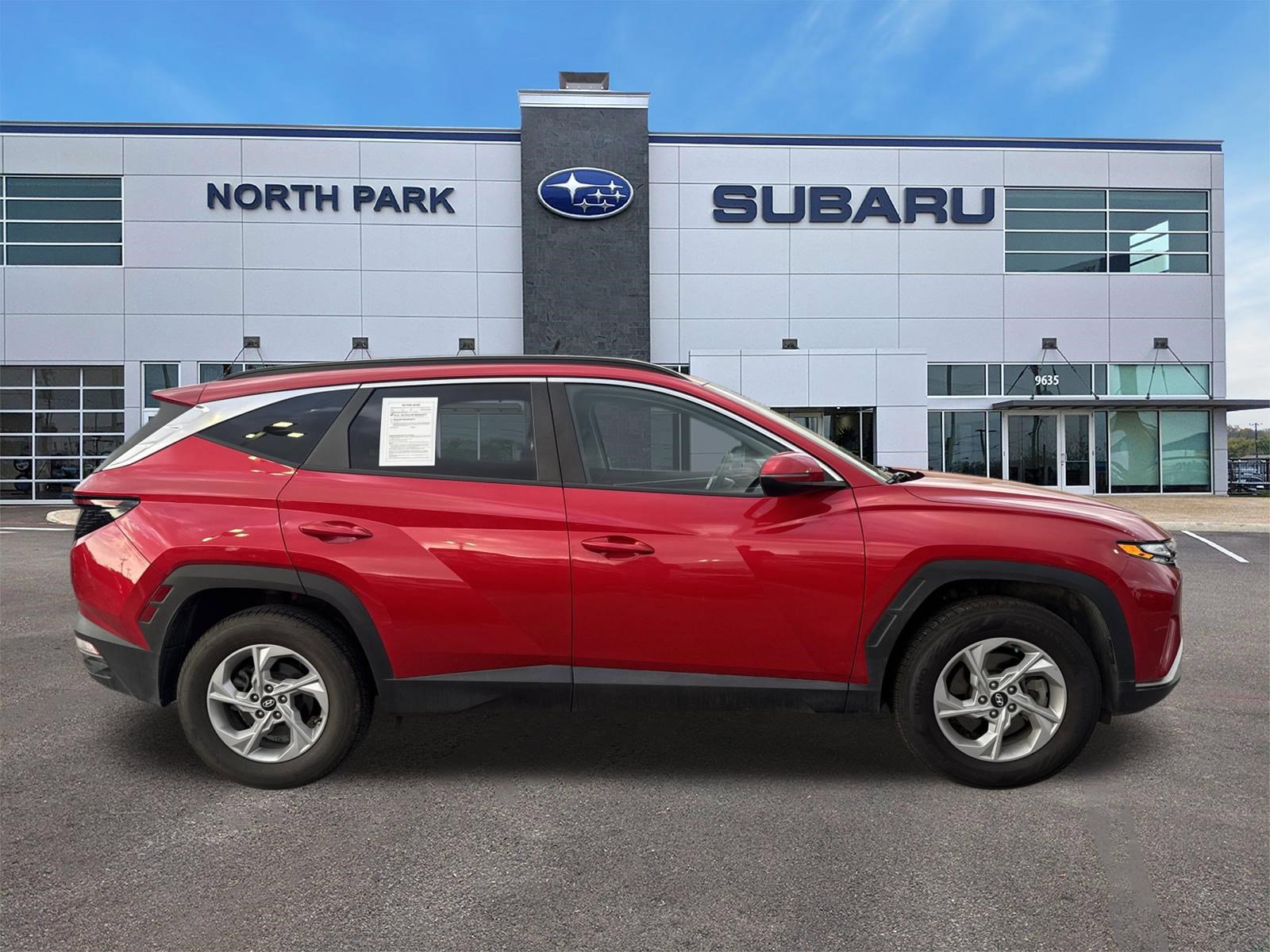 Used 2023 Hyundai Tucson SEL image 2