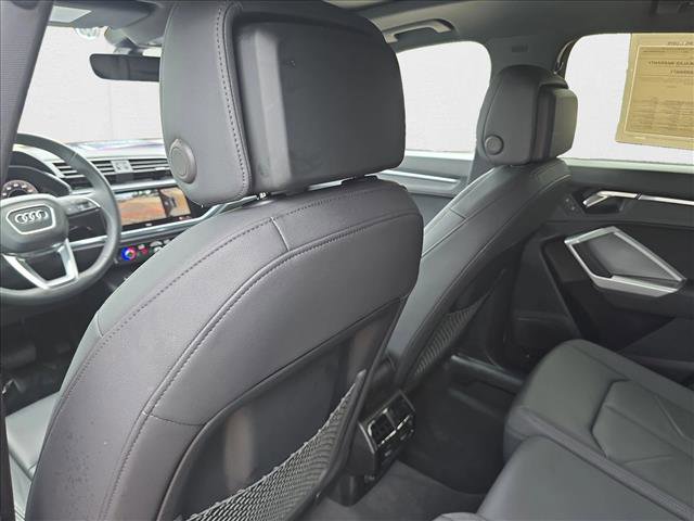 Used 2024 Audi Q3 2.0T Premium Plus w/ Premium Plus Package image 16