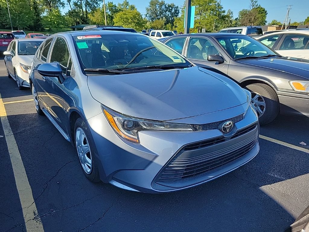 Used 2024 Toyota Corolla LE FWD image 3