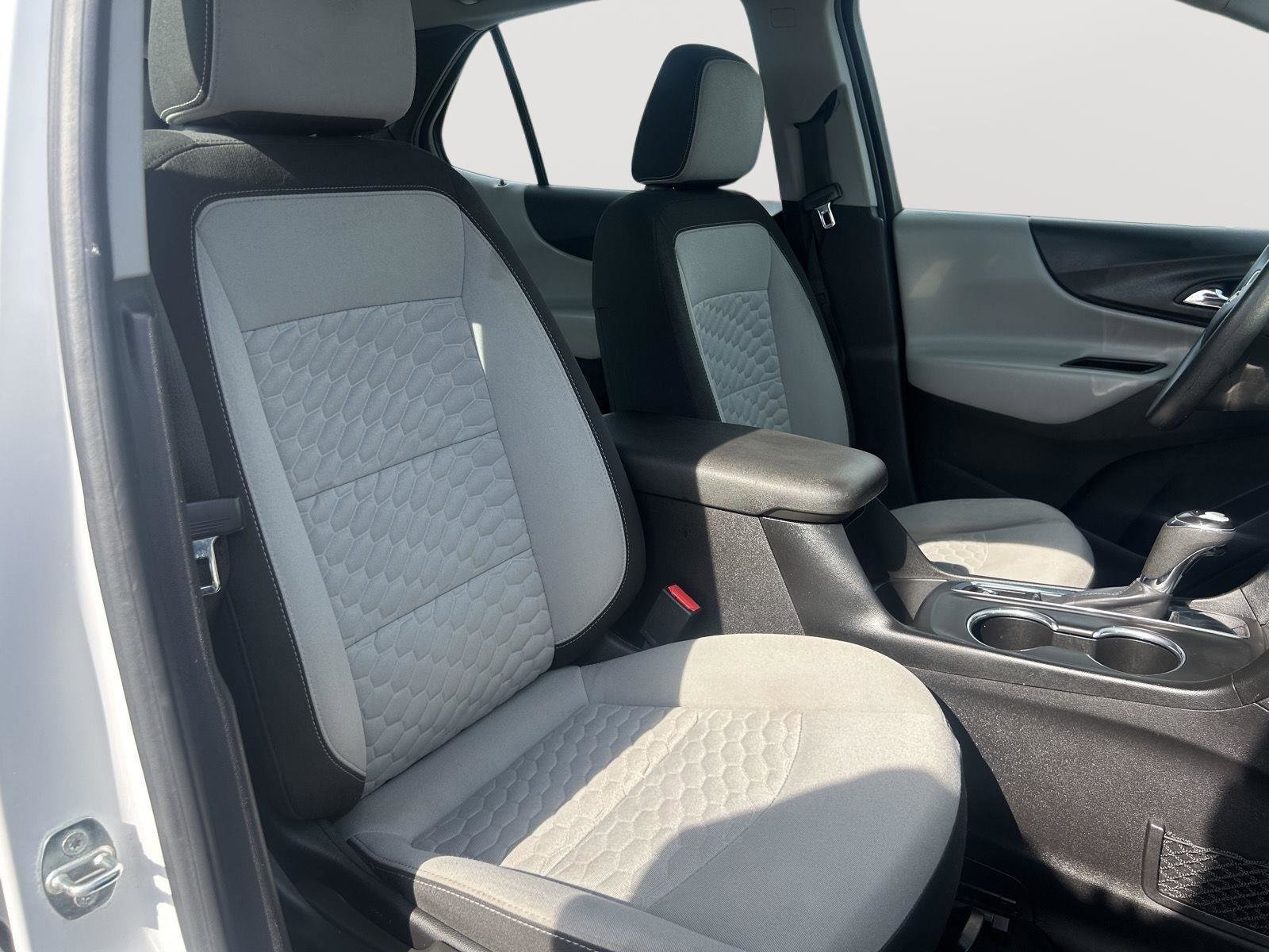 Used 2018 Chevrolet Equinox LS image 10