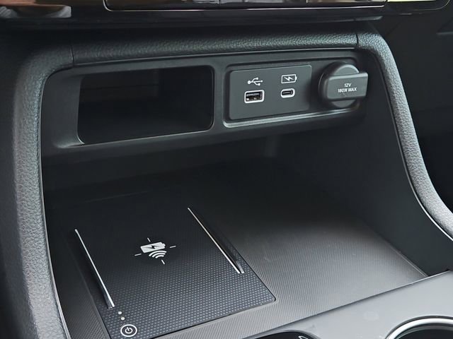 Used 2025 Honda Pilot Touring image 24